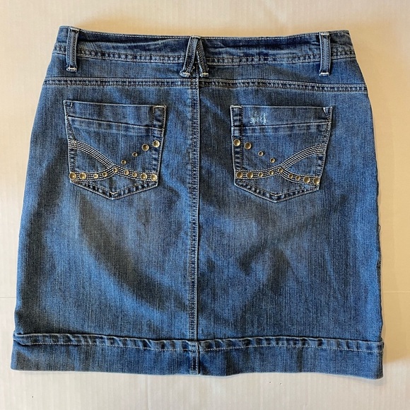 Christiana Zinn Distressed Denim Jean Skirt Size 8 - Picture 3 of 7